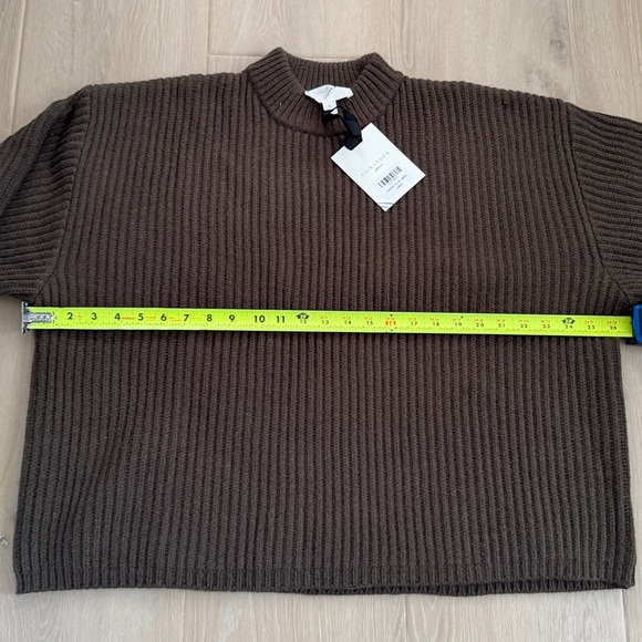 Tuckernuck Pomander Place Crewneck Sweater Olive Green Large NWT large - Picture 5 of 7